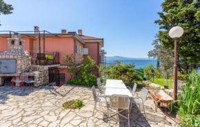 2 Bedroom Stunning Apartment In Novi Vinodolski